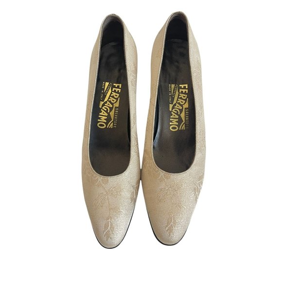 Salvatore Ferragamo Grezzo Gold Heels, DQ66147 Size 7.5 2a - Picture 8 of 9